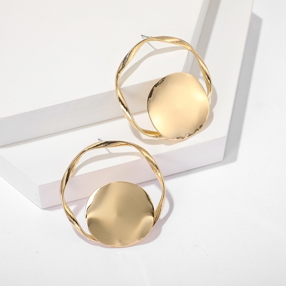 **AURIELIE* Gold Round Irregular Fashion Earrings - Picture 5 of 8